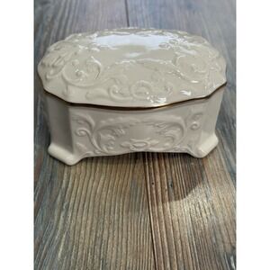 Lenox Georgian (Geo) Collection Music Box Plays "Yesterday" 24K GOLD Trimmed EUC